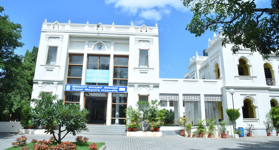 Kstdc Hotel Mayura Hoysala Sayyaji Rao Road Hotel Booking Hotels In Mysore Bigbreaks Com Book this property and collect stamps after your stay. bigbreaks com
