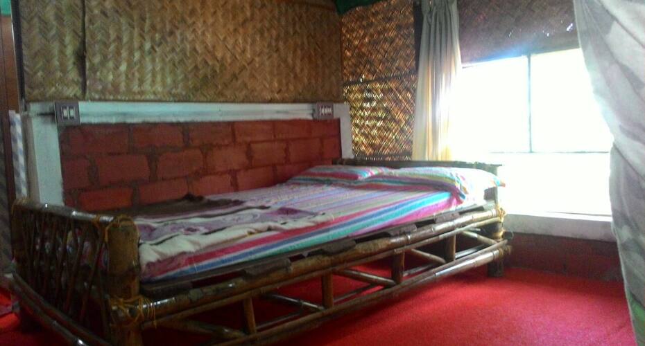 Wooden cottage, Kannur 3