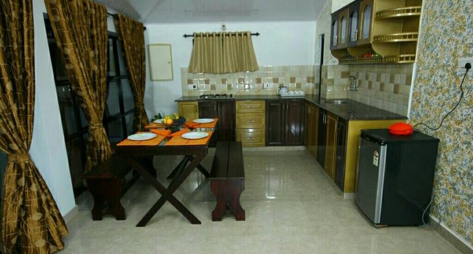 Water's Edge Apartment, Kochi 3