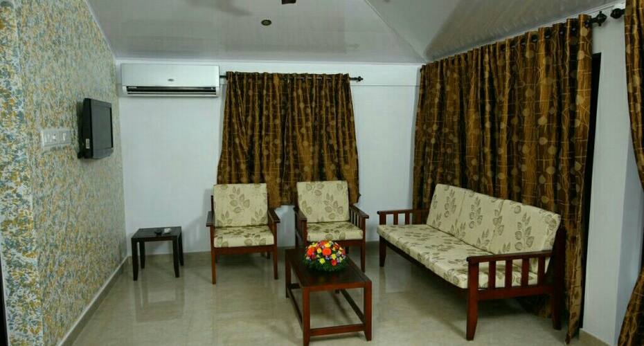 Water's Edge Apartment, Kochi 4