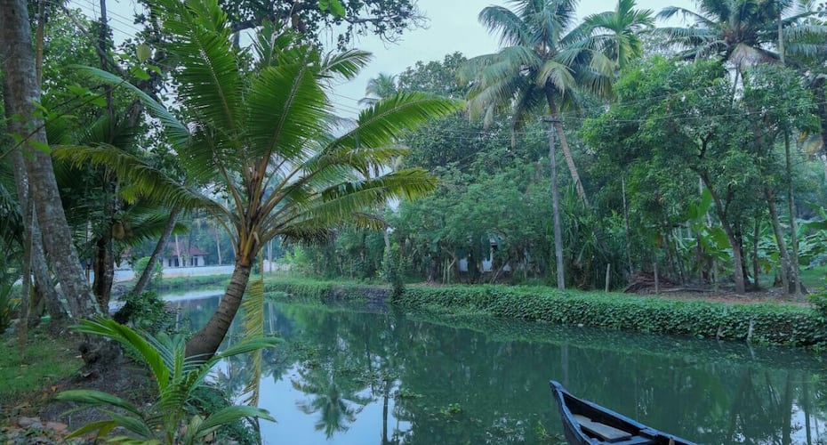 Aqualillies Water Front Heritage Homestay, Kottayam 3