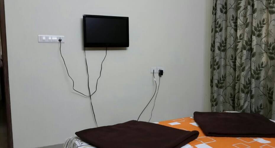 2bhk Service Apartment, Goa 4