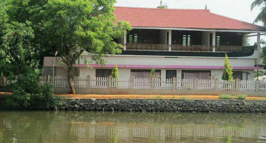 Cruise N Lake, Kumarakom 4