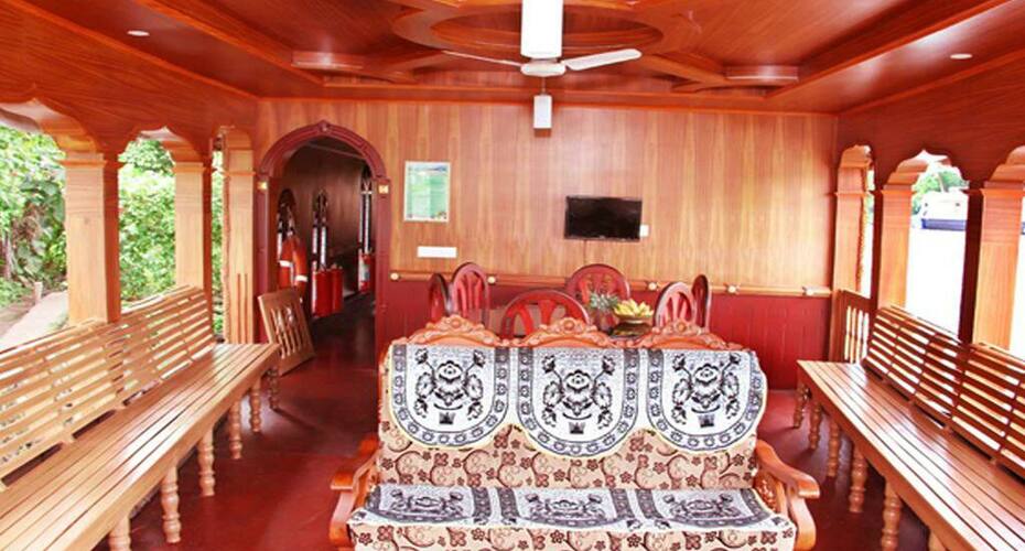 Maya 02 Bed Delux Houseboat, Alleppey 5