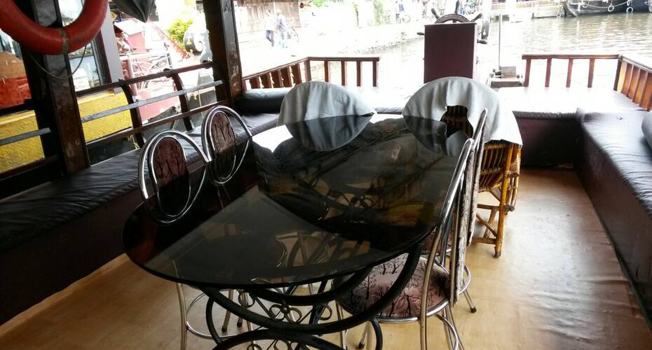K V 01 Bed Delux Houseboat, Alleppey 3