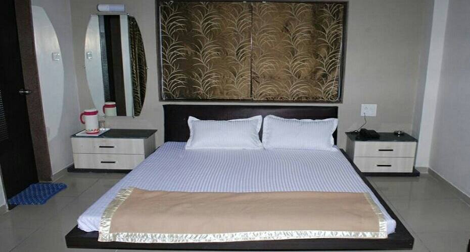 Raviraj Guest House, Viramgam 5