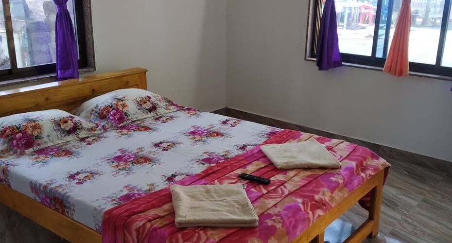 Sam & San Beach Resort, Vengurla 5