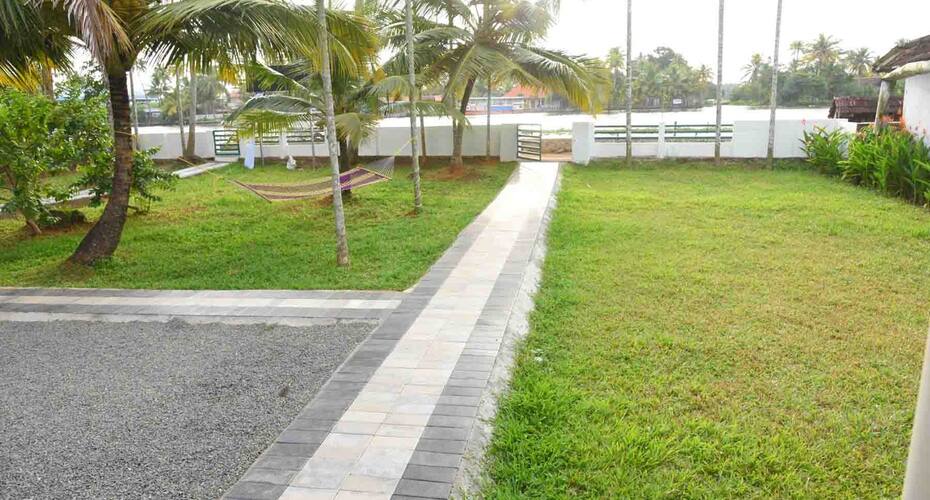 Pamba Inn, Alleppey 3
