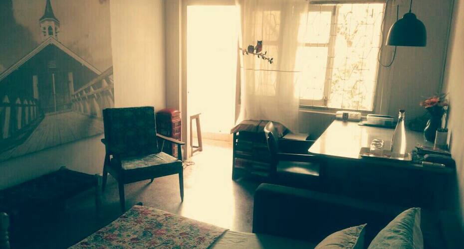 Quaint room in bandra west, Mumbai 4