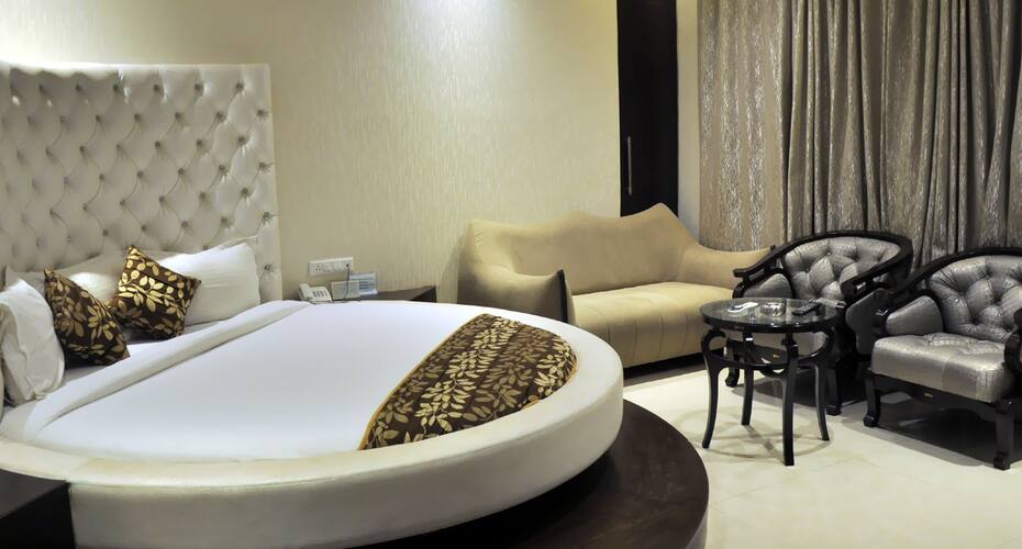 Hotel Rangoli Pearl None Hotel Booking Hotels In Amravati Bigbreaks Com There is no law in india that prohibits (unmarried) couples from renting a room, sanchit told quartz. hotel rangoli pearl none hotel