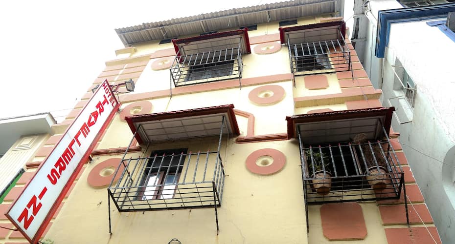 Hotel Travellers inn Fort, Mumbai 1