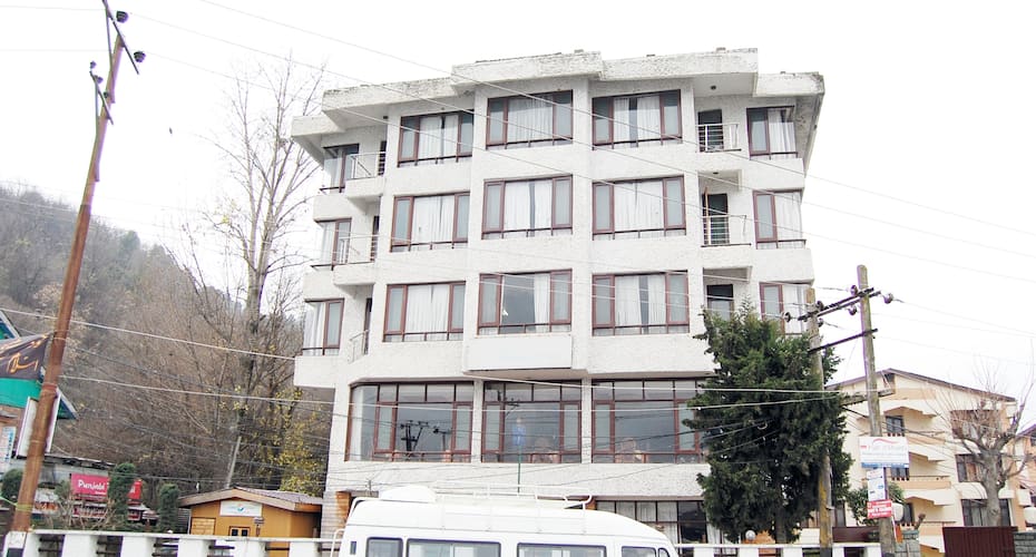 Hotel Imperial Lake View, Srinagar 1