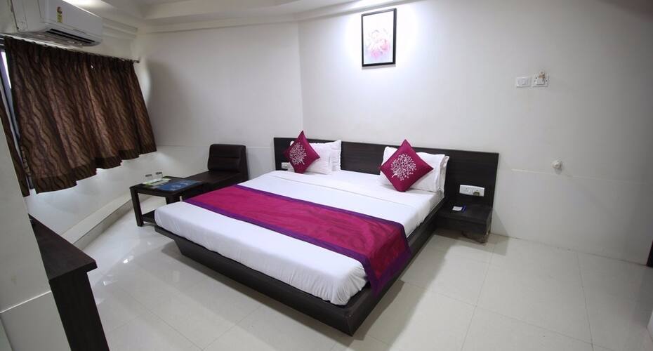 Nova Hotel Cross Road, Rajkot 5