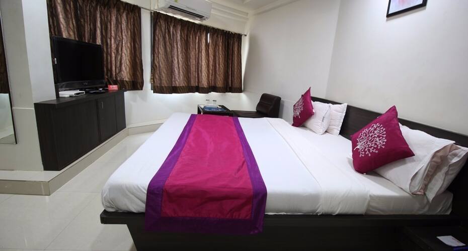 Nova Hotel Cross Road, Rajkot 1
