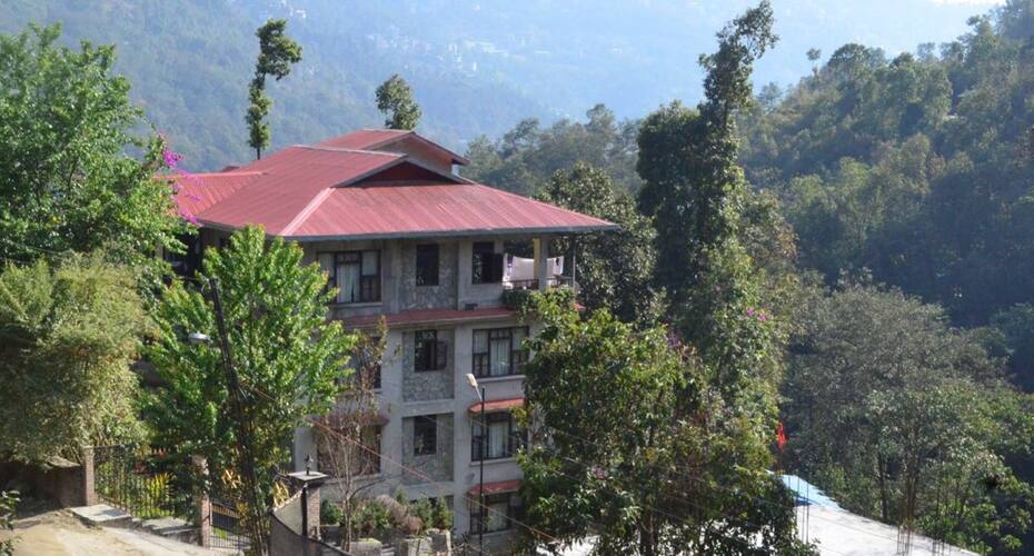 LA BOUGAIN VILLIA, Gangtok 2