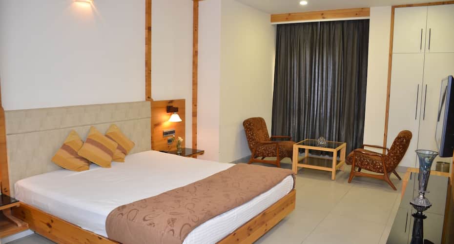 Mayur Hotel Bar & Restaurant, Solan 4
