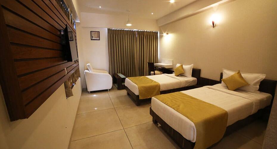 Hotel Arizona Inn, Anand 5