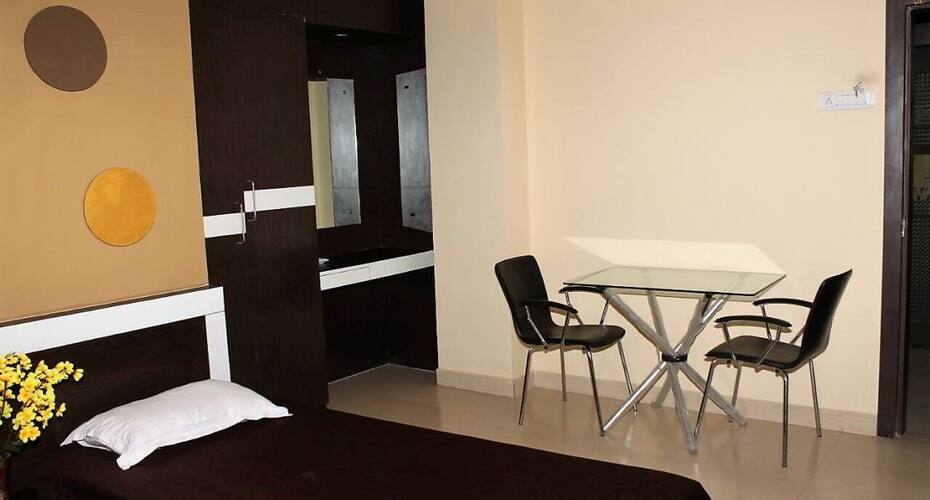 Hotel Aryan Grand, Guwahati 3