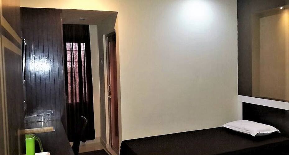 Hotel Aryan Grand, Guwahati 4