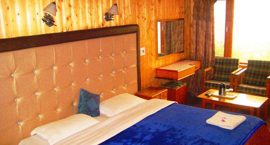 ADB Rooms Hotel Lake Resort Boutique, Srinagar 3
