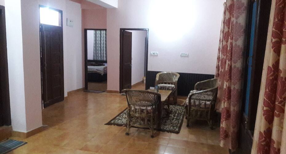 Thakur home stay, Shimla 4