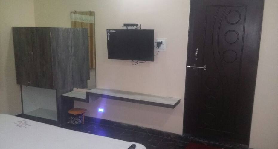Hotel Blue Diamond Lodging, Osmanabad 3