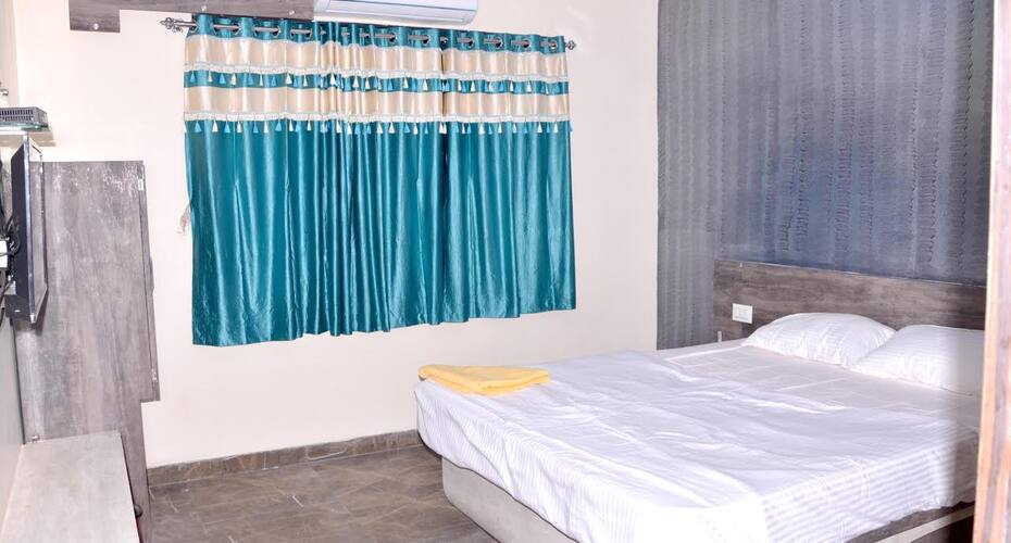 Hotel Blue Diamond Lodging, Osmanabad 5