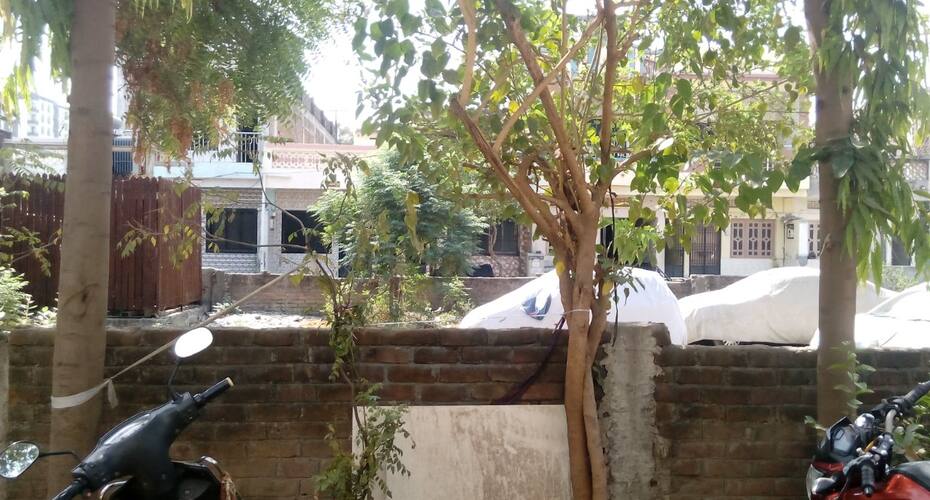Home stay surat in Room, Surat 4