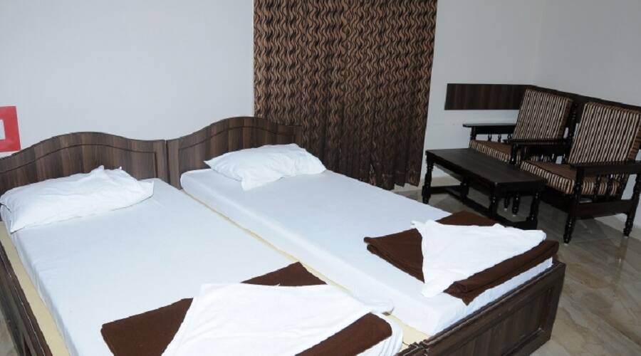 Hotel Mayura Mandya Price Reviews Photos Address The bathroom was also extremely clean, with clean towels, though there were few cracks in the basin. hotel mayura mandya price reviews