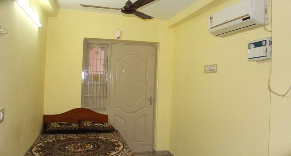 Sai Murugan Lodge, Tiruvannamalai 5