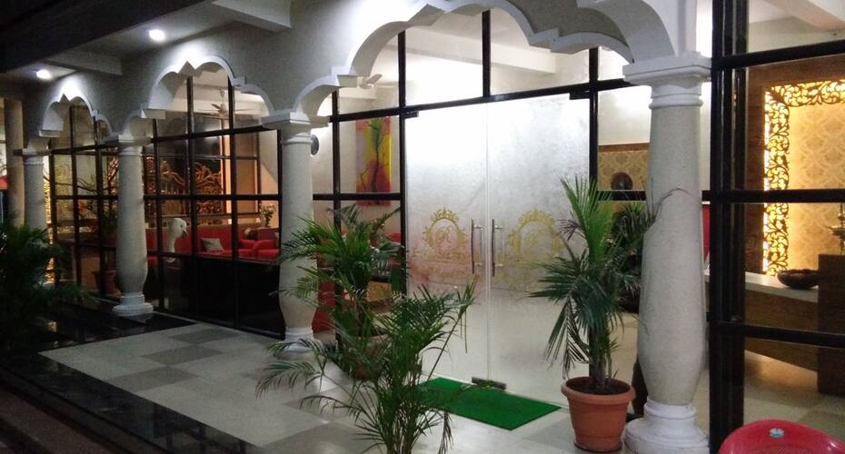 HOTEL ROYAL PALAC, Sagar 4