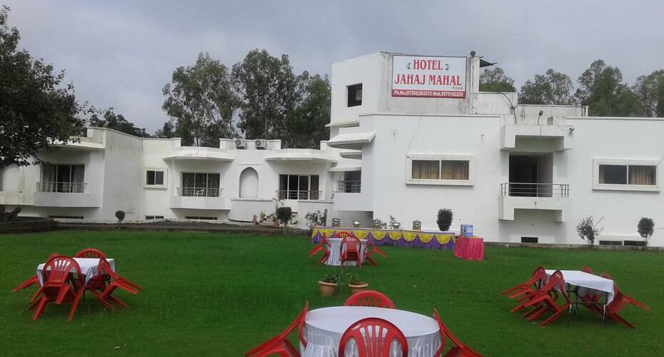 JAHAJ MAHAL HOTEL PVT. LTD., Mandu 4