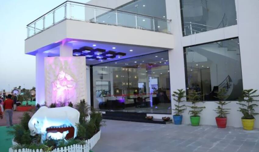 Hotel Vrindavan Greens, Neemach 2