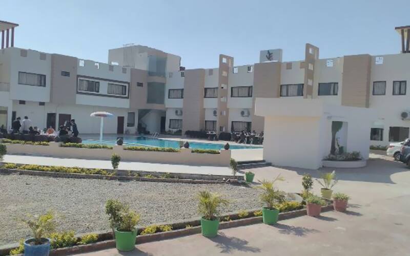 Hotel Vrindavan Greens, Neemach 3