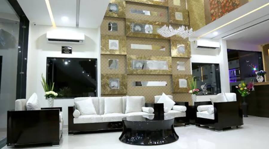 Hotel Vrindavan Greens, Neemach 5