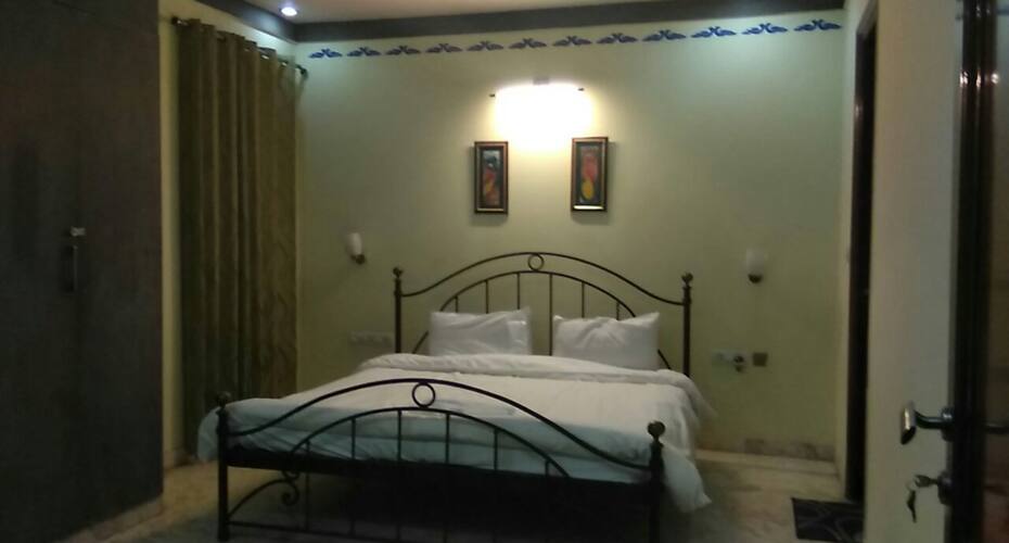 RAJNIWAS: Just As Home, Gurgaon 5