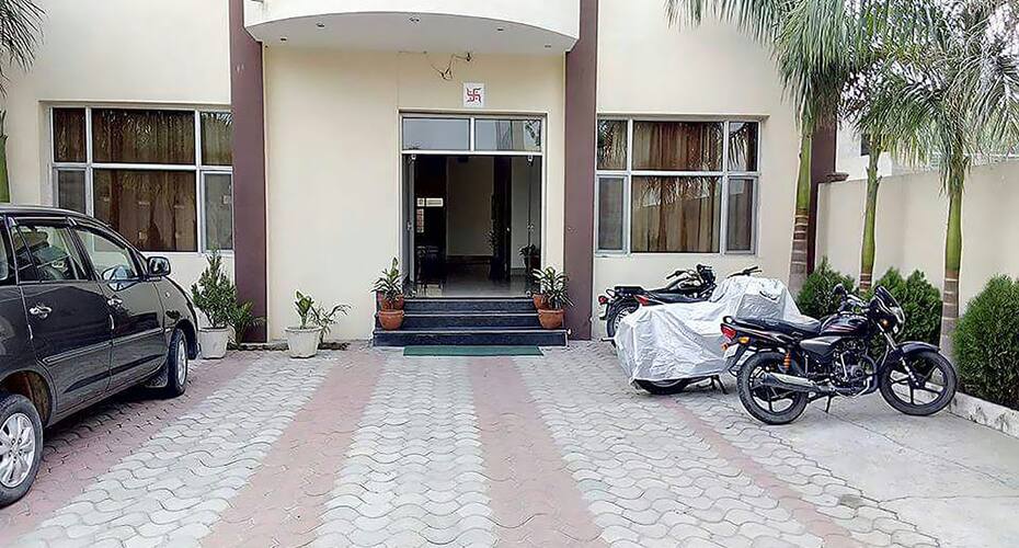 Sahara P.G., Hoshiarpur 4