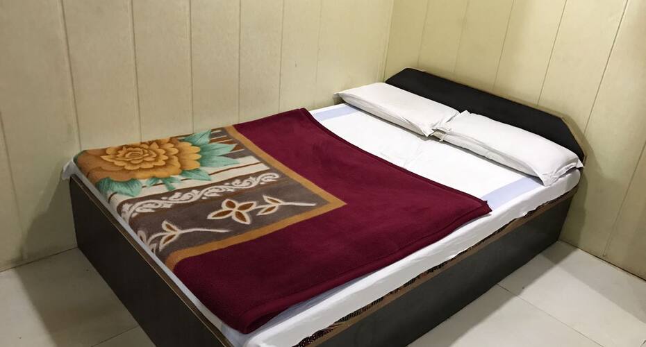 Janardan Home Stay Nainital, Nainital 4