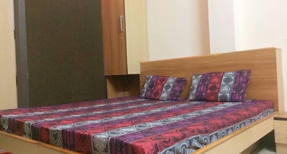 Gold Hotel, Hissar 1