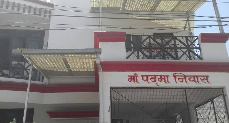 Good And well furnished room, Indore 4