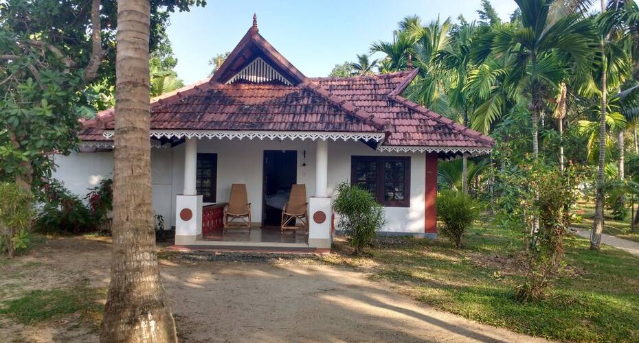 Palmgrove Lake Resort Alleppey Book This Hotel At The Best