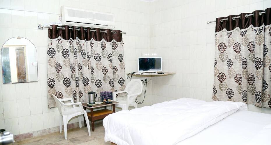 Hotel Shivang, Rajkot 3