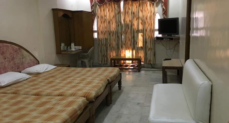 iROOMZ Shanbhag Towers International, Hospet, Hampi 4
