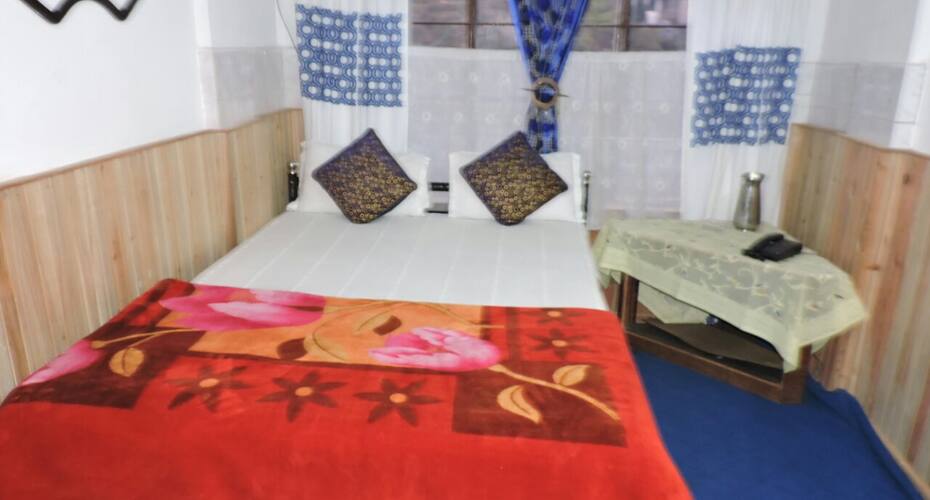 Batasia Loop Homestay, Darjeeling 2
