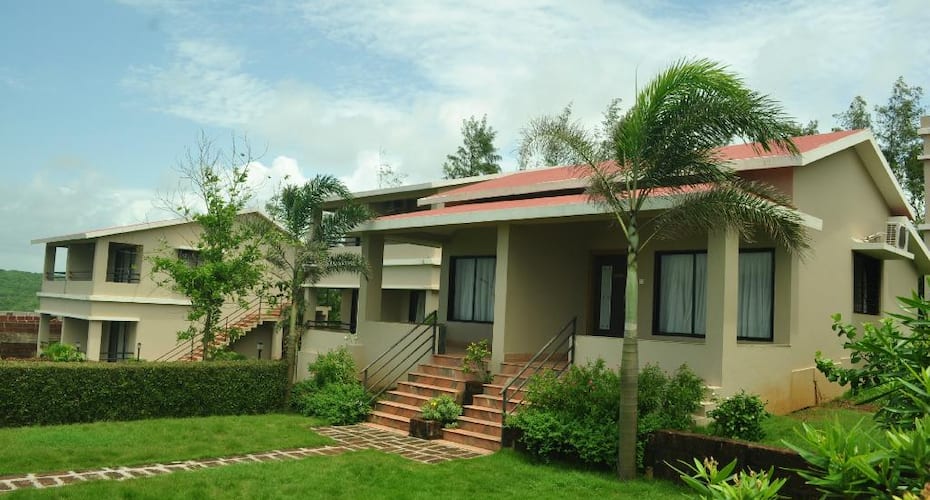 O'NEST Nakshatra Beach Resort, Ganpatipule 1