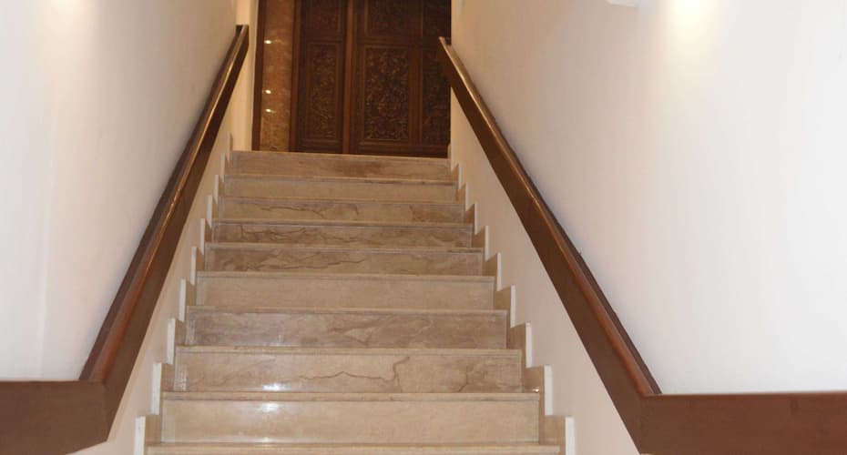 Standard hotel Srinagar, Book hotel online Hoteldekho