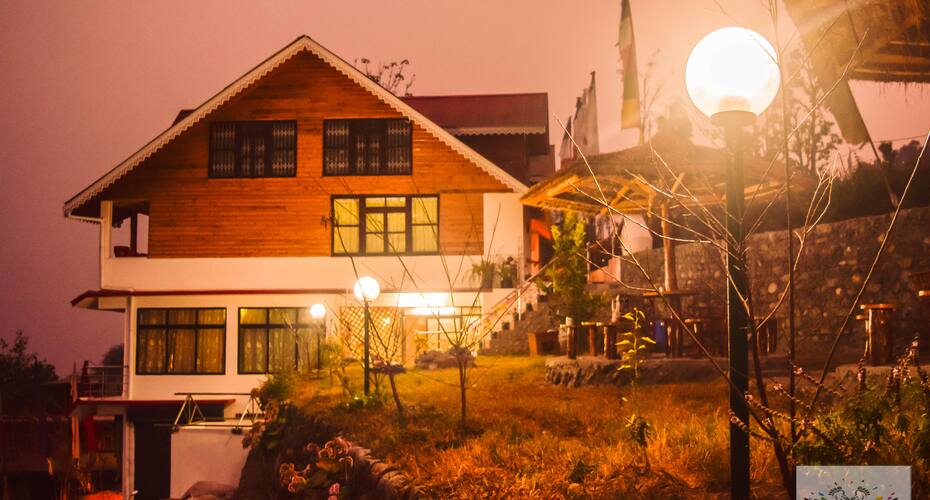 Seven yeties by One Earth, Gangtok 1
