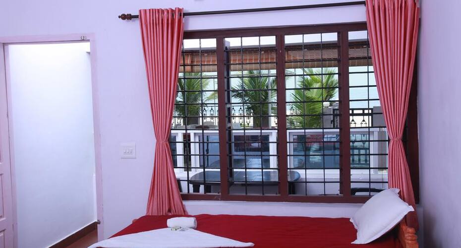 Alleppey Holiday Beach Resort, Alleppey 4