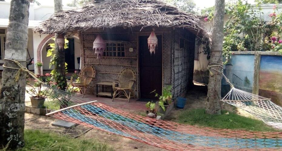Funky art Beach house, Alleppey 3