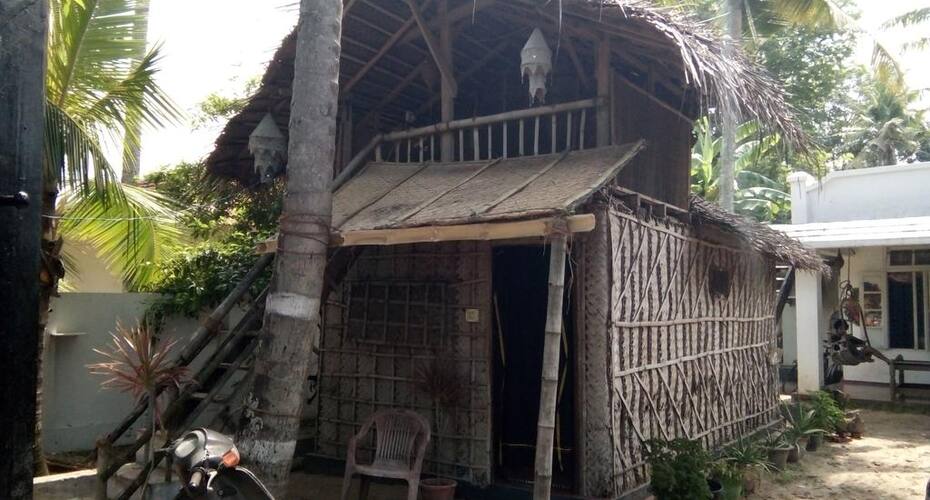 Funky art Beach house, Alleppey 2